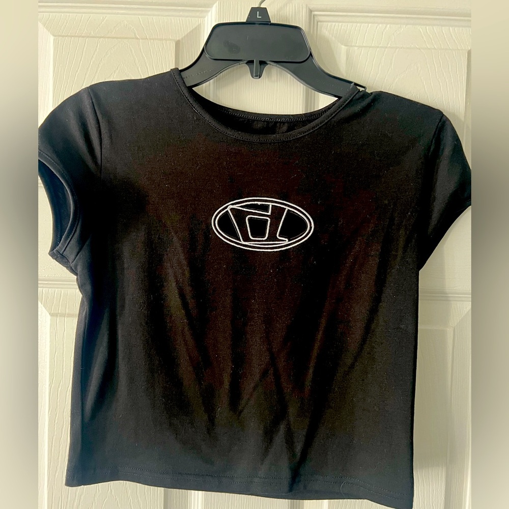 D cut out top!
